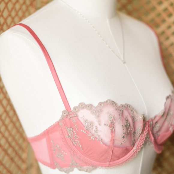 SOLD Vintage Victoria’s Secret Bra - Picture 3 of 7